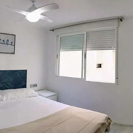 - Primera Linea De Playa Junto Al Paseo Maritimo Apartment *